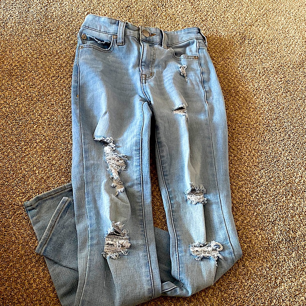 Aéropostale 00 light wash high rise jegging ripped jeans short.